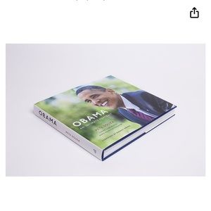 Obama An Intimate Portrait photo book. New.